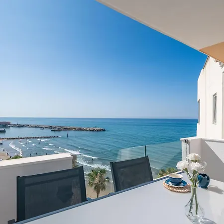 Apartment In Front Of Sea & Center *