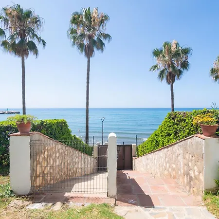In Front Of Sea & Center Apartment Marbella