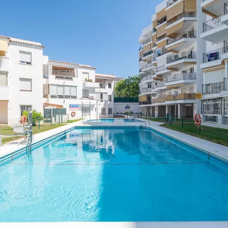 Apartment In Front Of Sea & Center