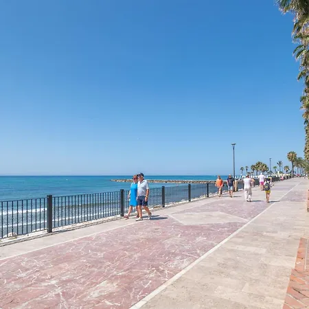 Apartment In Front Of Sea & Center *