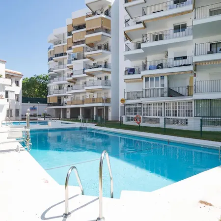Apartment In Front Of Sea & Center